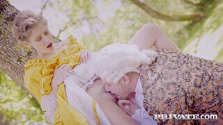 Tiffany Tatum a borotvált nunis pici mellű megbaszott hercegnő