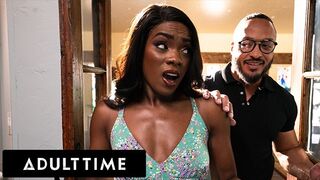 Unatkozó házastárs Ana Foxxx párnán kufircol és megdugja szerető férje!