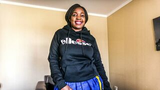 Barna koleszos maca munkát keres a tanulmányaihoz