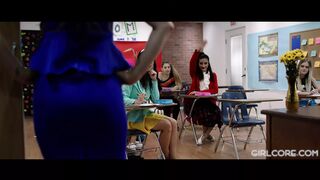 Angela White és Georgia Jones megbüntetik a lotyó tinédzser diákokat