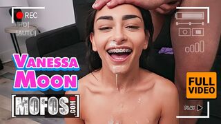 Sovány néger Vanessa Moon megküzd jmac nagyméretű farkával minden pózban