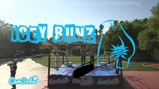Forró fantasy harc nagyméretű tőgyes zsenge bombázókkal