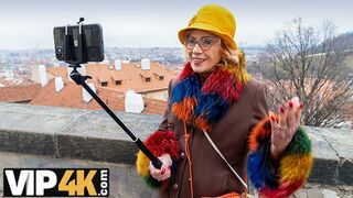 Alvásproblémák ellen forró kúrás egy világos szőke milffel