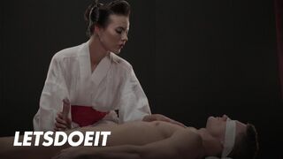 A cseh ellenállhatatlan Vanessa Decker megőrjíti Max Diort forró lovaglással