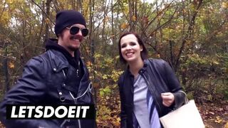 Termetes didkós fekete hajú német csajszi felvétel a óriási kombiban vad baszásra