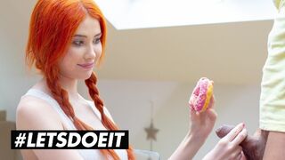 Gisha Forza orbitális csöcsű vörös bombe egy fánkot érő hardcore dugásért