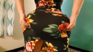 Crystal Lust termetes popsikás milf-et megdúgják egy szextől füstölgő hotelszobában