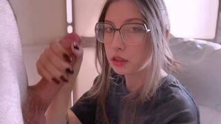 A lusta gamer zsenge cidázza a fazsat és mellkasába vesz duggást
