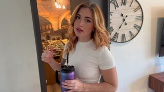 A manusom csajának szájába élveztem, miközben ő a másik szobában volt