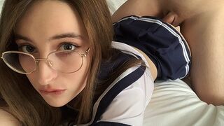 Nevelő hugom hazatérése után videózza, ahogy keményen megdugom