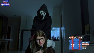 Könyörtelen valag üvöltéssel – sikoly pornó paródia