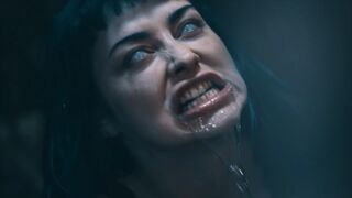 Vonzó Kék Hajú Punk Kisasszony Átváltozása - Jewelz Blu a Parasited Csatornán Vadul Mag Numb-bal